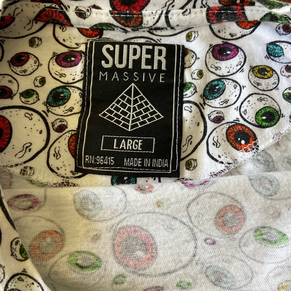Super Massive clothing label. Large
